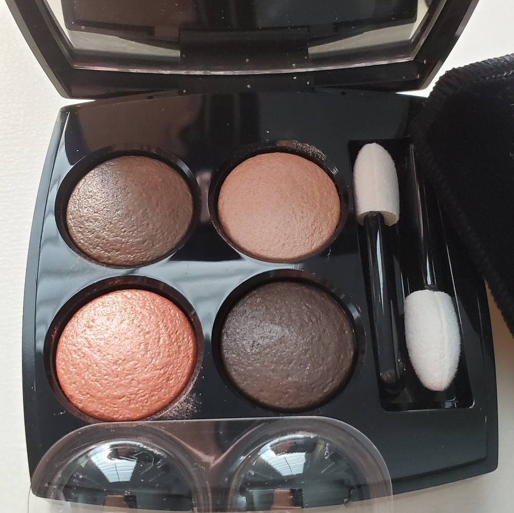 Brand New! CHANEL - Les 4 ombres